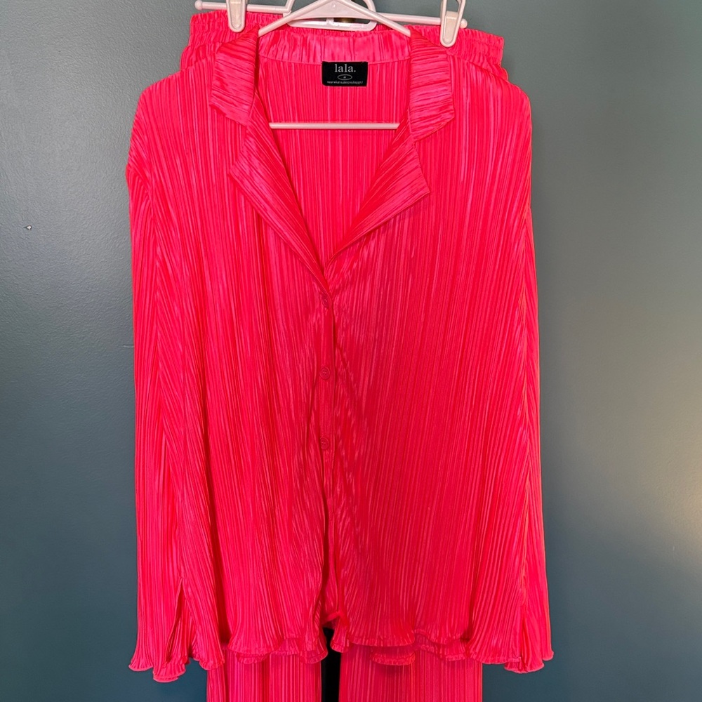 Dressed in LALA neon pink plisse suit EUC - Picture 3 of 6